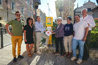 Ascoli Piceno - Nuovo defibrillatore posizionato a piazza Roma